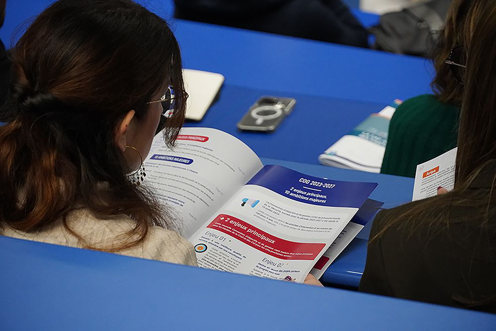 Visite de Isabelle Sancerni, Présidente du Conseil d'administration de la Caisse nationale des allocations familiales